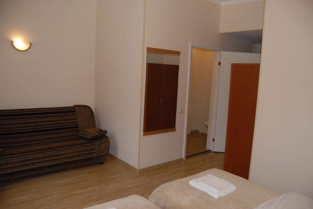 Hotel Knights Court Riga Exterior foto
