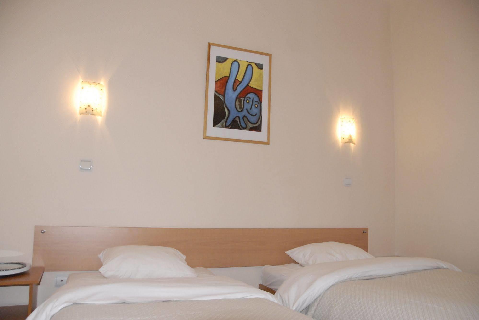 Hotel Knights Court Riga Exterior foto