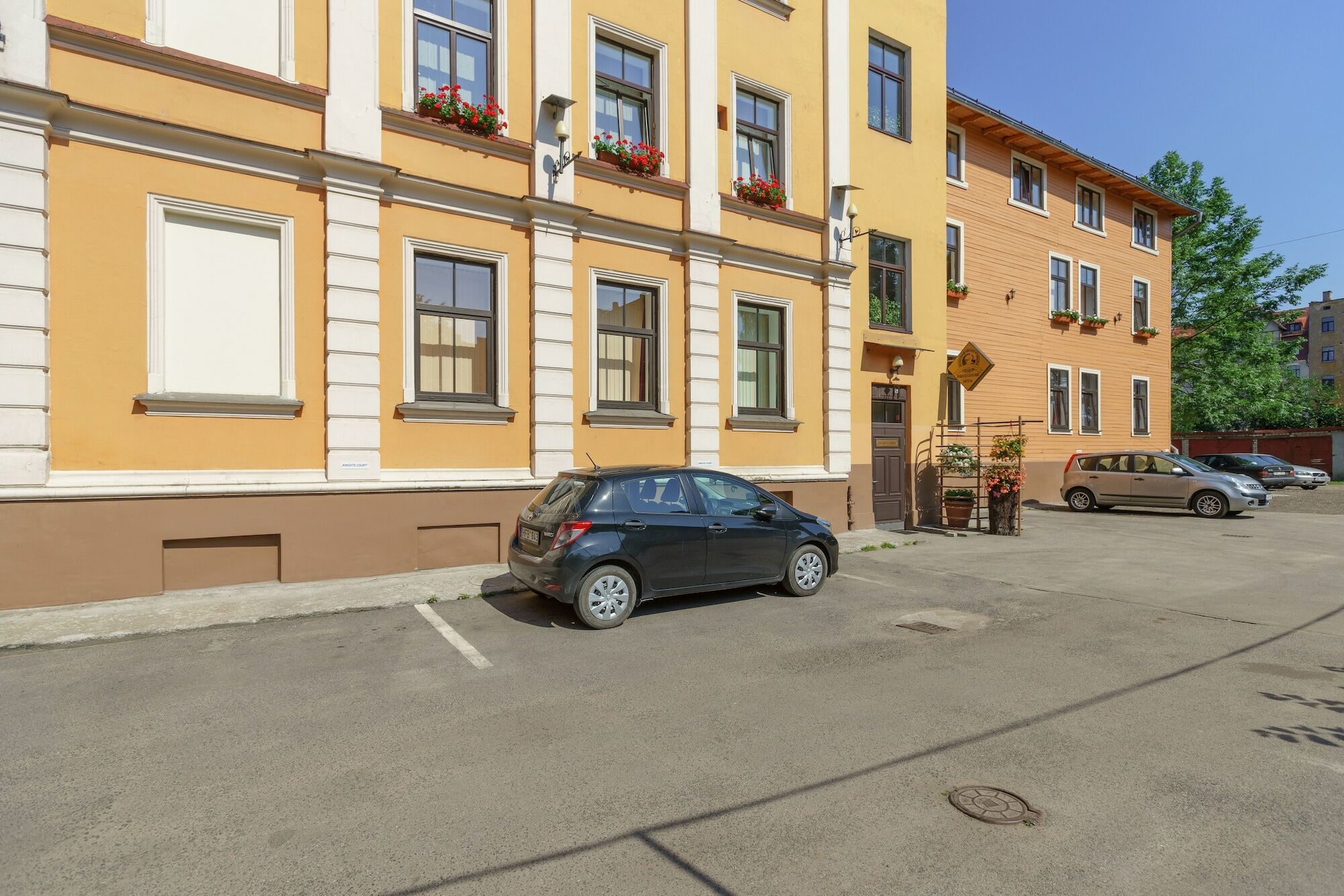 Hotel Knights Court Riga Exterior foto